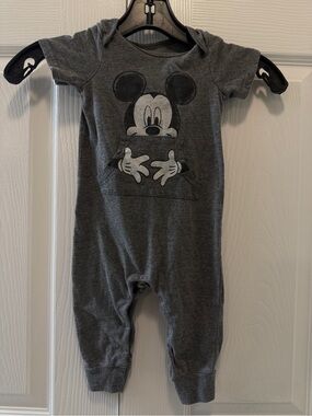 Disney Baby Mickey Mouse Gray Short Sleeve Romper One-Piece 12M Unisex Baby